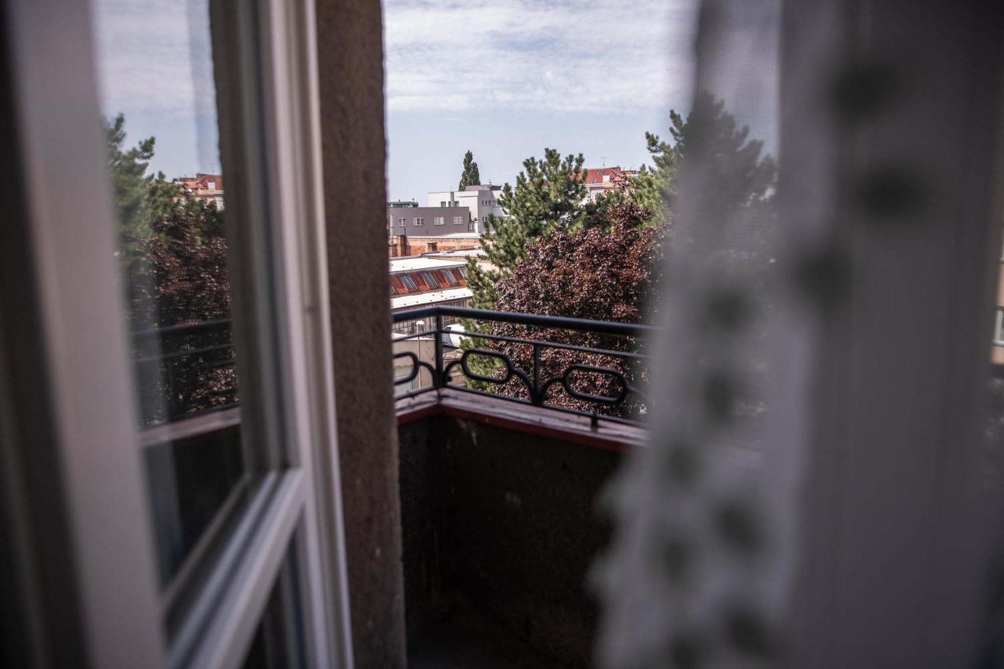 Prostorny Byt V Centru U Reky, 2 Loznice, Balkon Χράντεκ Κράλοβε Εξωτερικό φωτογραφία
